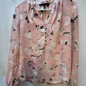 White House Black Market blouse in size 0